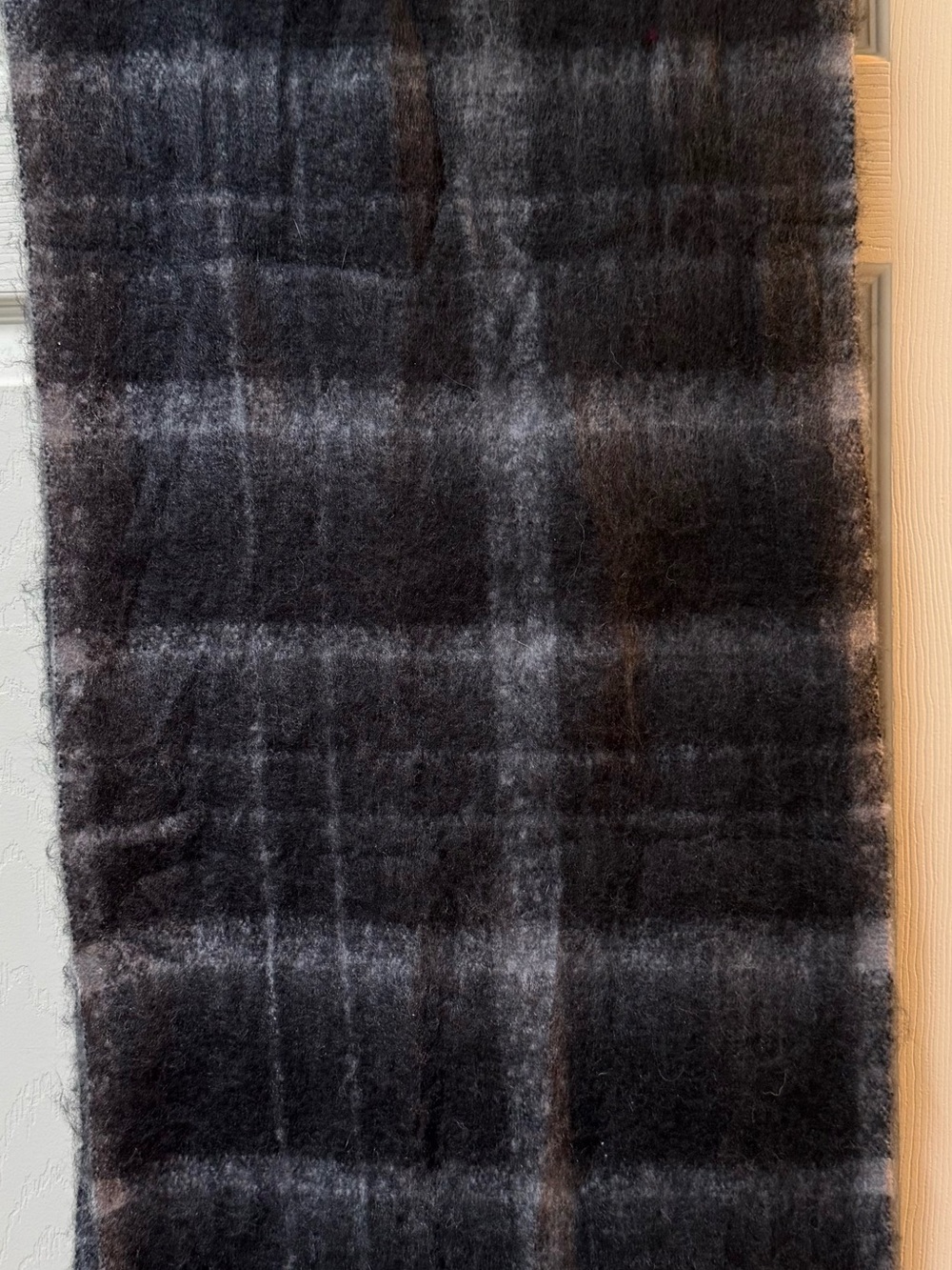 Women’s Black & Gray Plaid Classic Wool-Blend Scarf